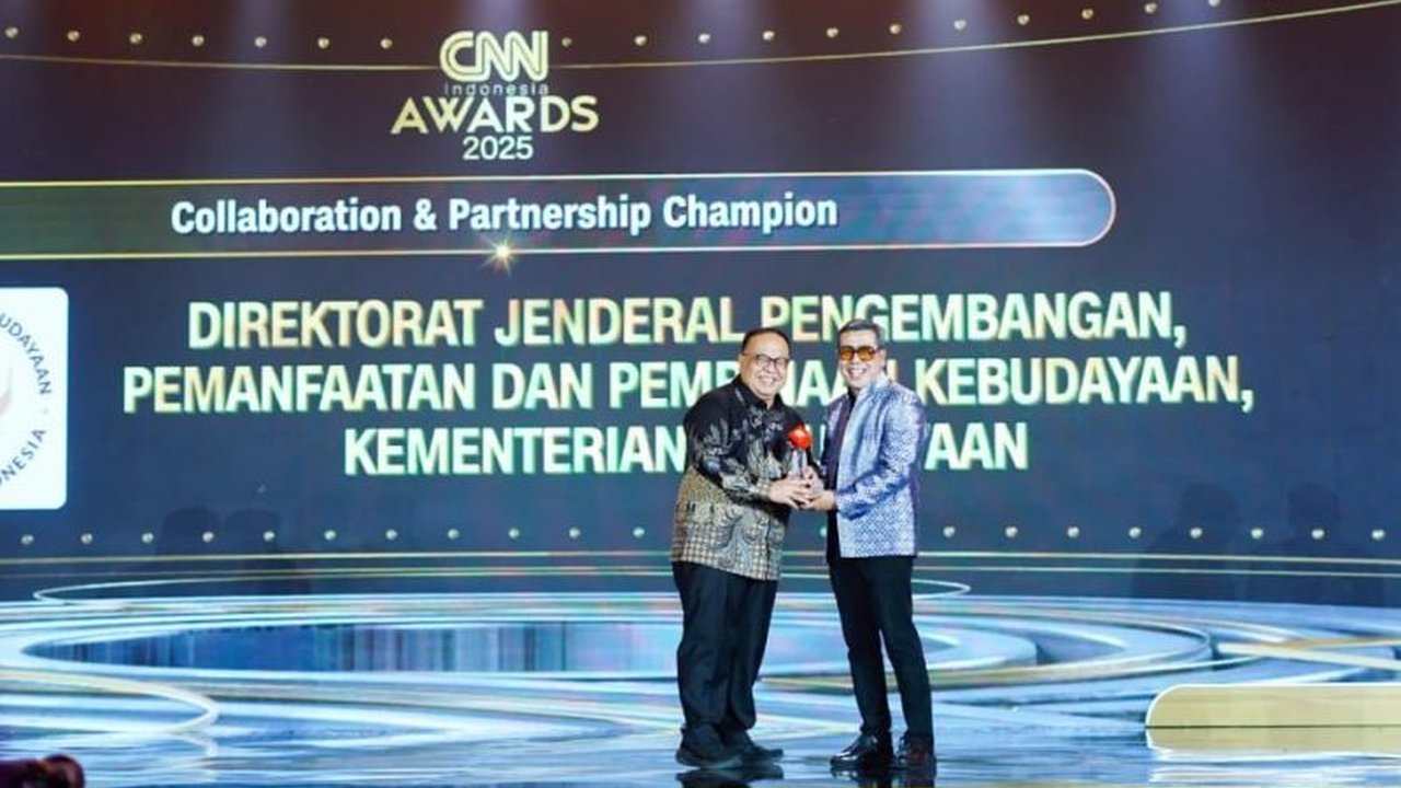 Kementerian Kebudayaan (Kemenkebud) RI berhasil meraih penghargaan prestisius CNN Award 2025 berkat konsistensi program Manajemen Talenta Nasional Seni Budaya. Penasaran bagaimana program ini memajukan talenta Indonesia?