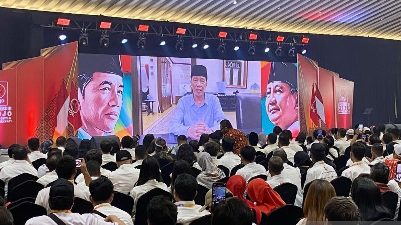 Meskipun tidak hadir secara langsung, Jokowi sapa Projo di Kongres III melalui tayangan video, memicu rasa penasaran publik tentang alasan di balik ketidakhadirannya.