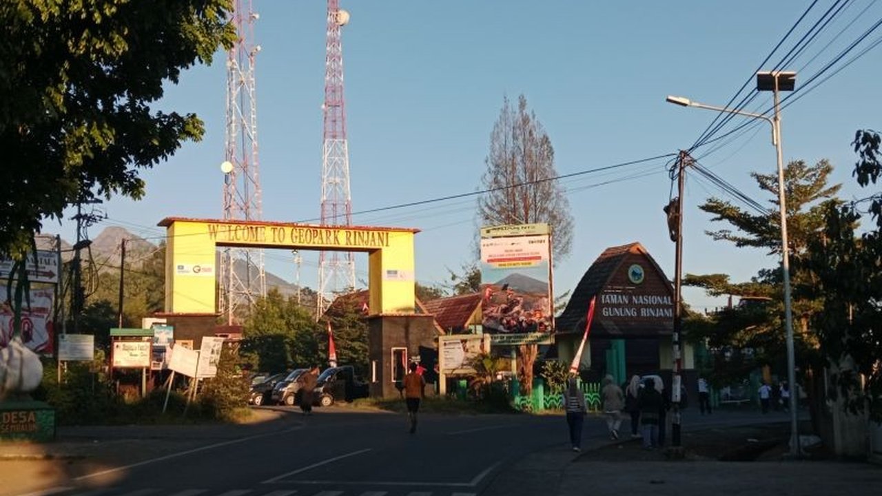 Balai TNGR NTB resmi mengumumkan kenaikan tarif tiket Gunung Rinjani mulai 3 November 2025. Penyesuaian harga ini berlaku untuk WNI dan WNA, cek detailnya agar tidak terkejut!