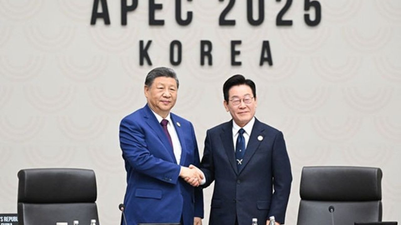 China resmi ditunjuk sebagai Tuan Rumah APEC 2026, dengan Shenzhen terpilih sebagai lokasi KTT. Transformasi kota ini dari desa nelayan menarik perhatian dunia. Apa saja persiapan China?