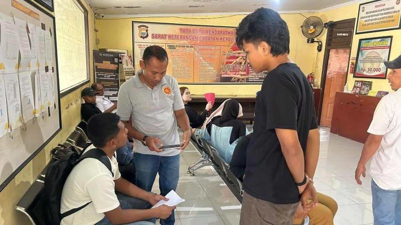 Polres Ternate meluncurkan layanan SKCK online, sebuah inovasi digital yang memungkinkan masyarakat mengurus Surat Keterangan Catatan Kepolisian dari mana saja, kapan saja, tanpa antre panjang.
