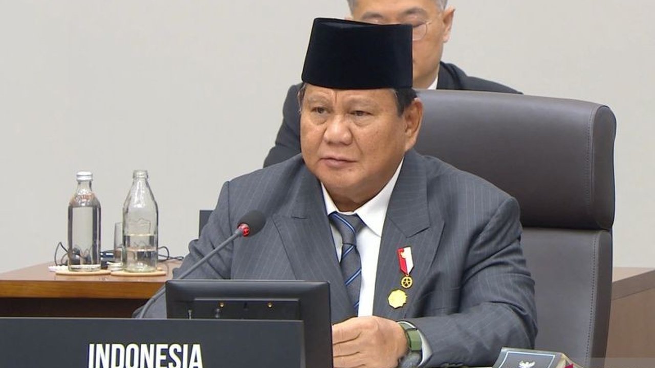 Presiden Prabowo Subianto di KTT APEC 2025 menegaskan pentingnya inklusivitas agar manfaat kerja sama dirasakan semua anggota. Apa pesan lengkap Prabowo?