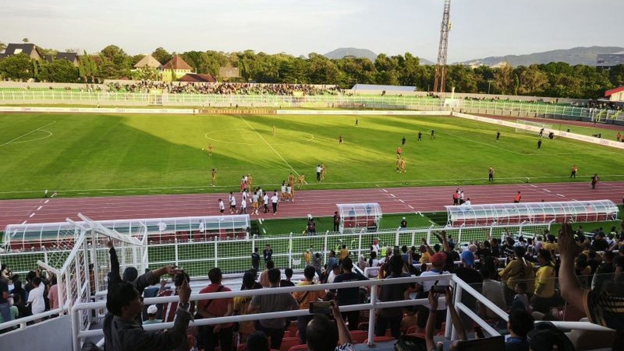Persita Tangerang berhasil mencuri satu poin dari markas Bhayangkara FC setelah bermain imbang 1-1 dalam laga Super League. Bagaimana hasil ini mengubah posisi klasemen?
