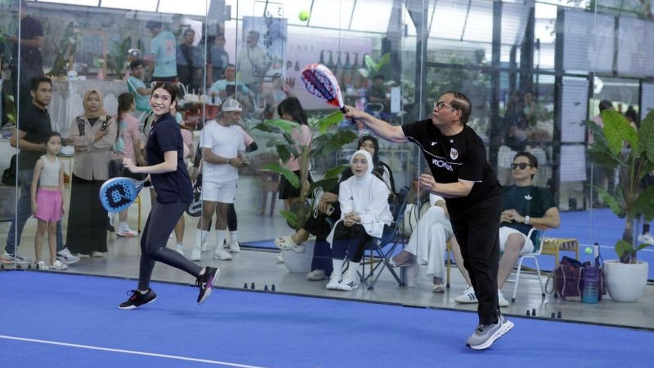Gubernur Jakarta Pramono Anung memuji tinggi antusiasme Padel Jakarta dalam DYA Padel Tournament 2025. Fenomena olahraga ini disebutnya mampu menggerakkan ekonomi lokal.