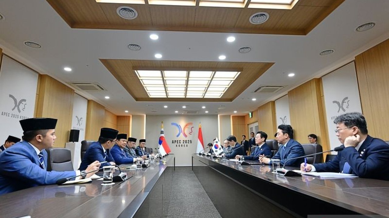 Presiden Korea Selatan Lee Jae-myung terkesima dengan capaian Kepuasan Publik Prabowo yang mencapai 80 persen di tahun pertama, menandakan kepercayaan kuat rakyat Indonesia.