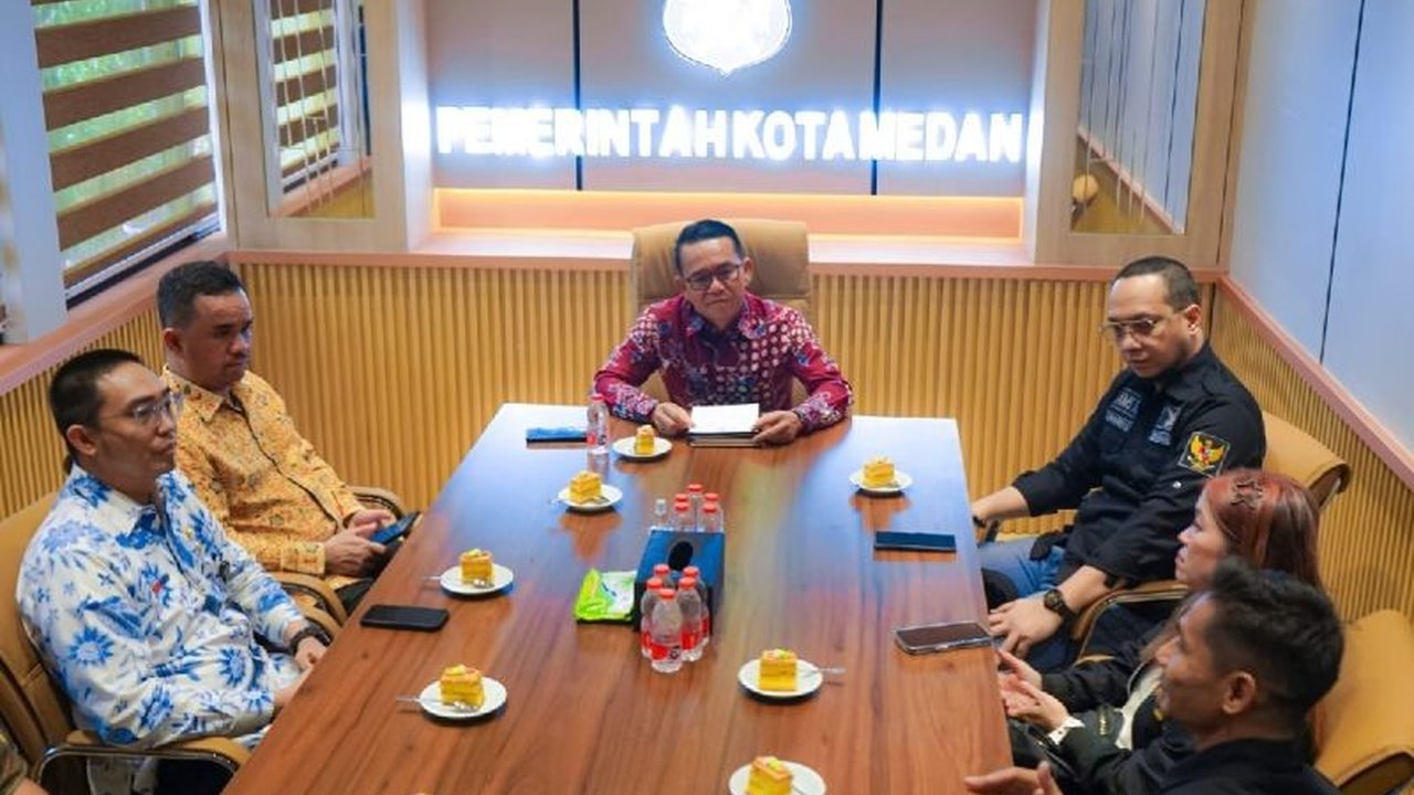 Pemerintah Kota Medan gencar mengajak masyarakat menyosialisasikan Program UHC Medan agar warga bisa berobat gratis hanya dengan KTP, menghilangkan kendala biaya kesehatan.
