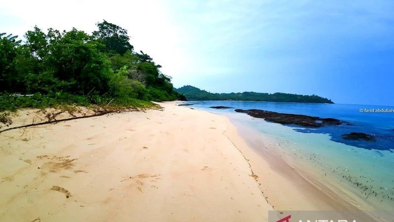 Dinas Pariwisata dan Kebudayaan Gorontalo Utara resmi menjadikan Desa Dudepo sebagai destinasi wisata bahari baru, menawarkan keindahan alam dan program pemberdayaan masyarakat.
