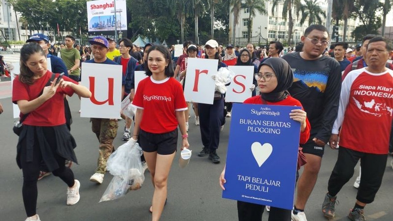 Penyanyi Andien Jaga Lingkungan dengan melibatkan keluarga, mulai dari pilah sampah di rumah hingga plogging. Bagaimana pelantun 'Gemintang' ini menanamkan kepedulian lingkungan pada anak-anaknya?