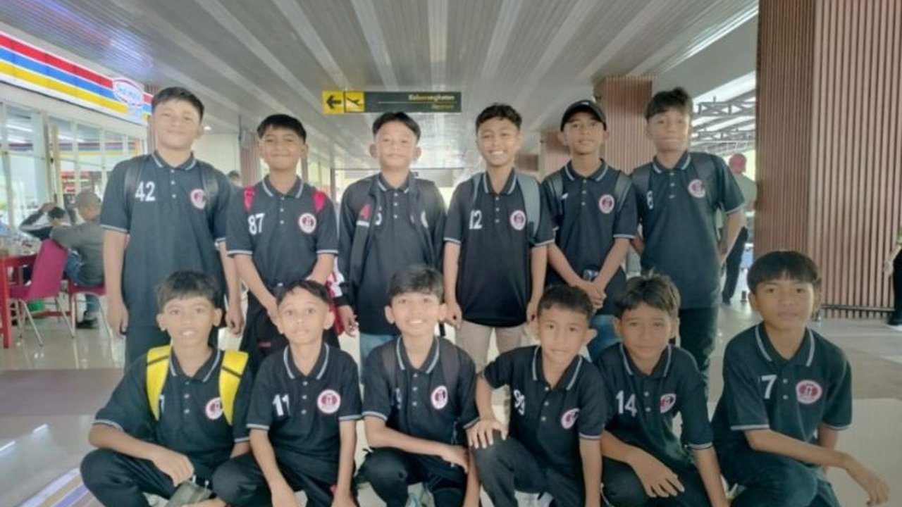 SSB IM Ternate mengirimkan dua tim muda andalannya untuk bersaing di ajang FOSMI Cup 2025 di Jakarta, siap mengharumkan nama Maluku Utara. Akankah mereka membawa pulang gelar juara?