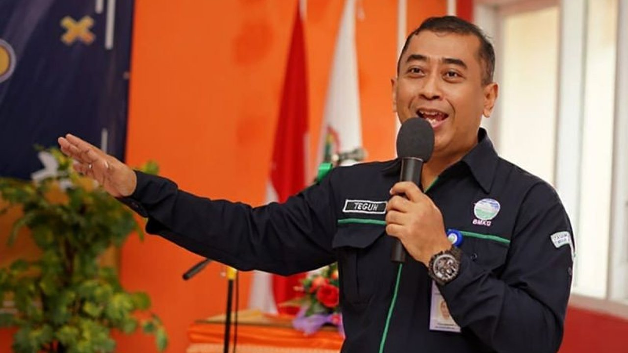 BMKG Stasiun Meteorologi Tunggul Wulung Cilacap mengimbau masyarakat waspada potensi cuaca ekstrem Jawa Tengah bagian selatan, dengan hujan lebat disertai petir pada 2-4 November. Apa penyebabnya?