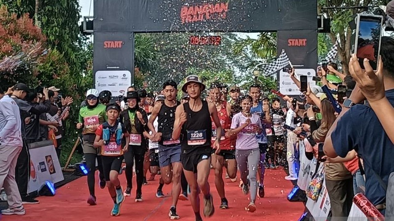 Ajang Banaran Trail Run 2025 sukses menarik 769 pelari dari berbagai daerah, melampaui target. Apa saja keunikan dan kejutan yang ditawarkan event sport tourism ini?