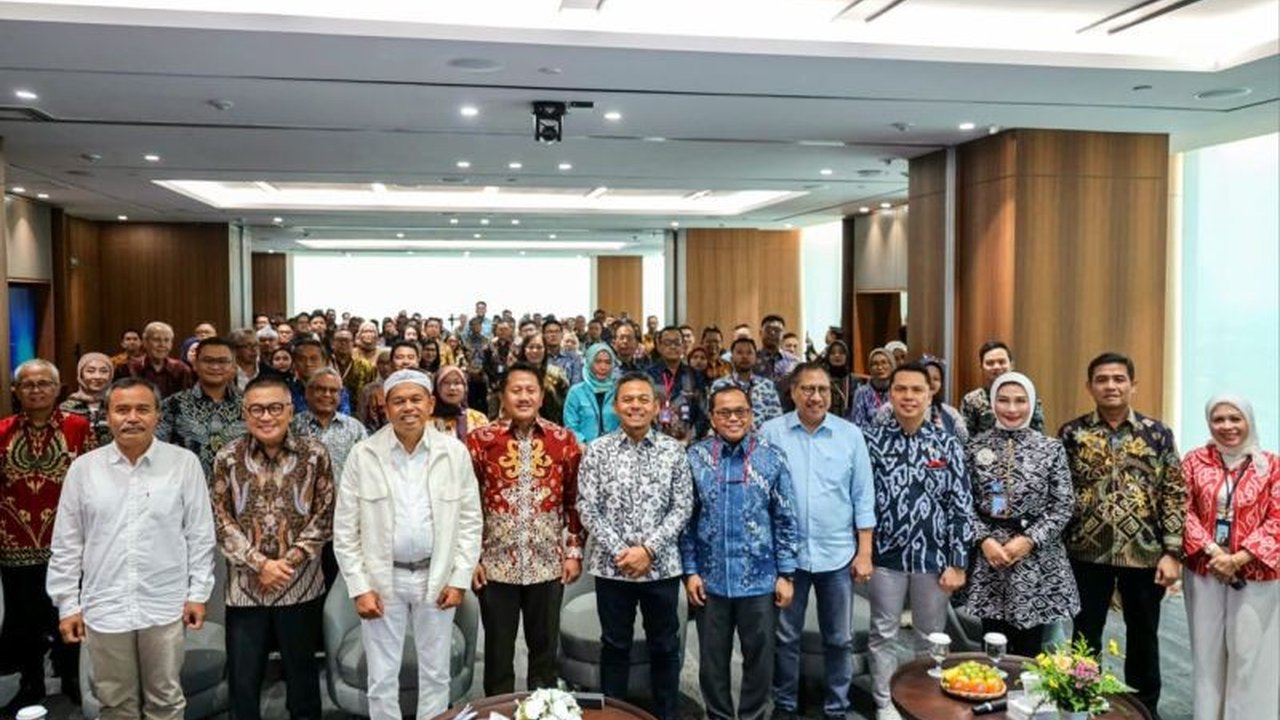 Bank BJB Rebana CEO Club menjadi motor penggerak transformasi ekonomi Jawa Barat. Kolaborasi strategis ini membuka peluang investasi dan menciptakan ekosistem inklusif. Simak selengkapnya!