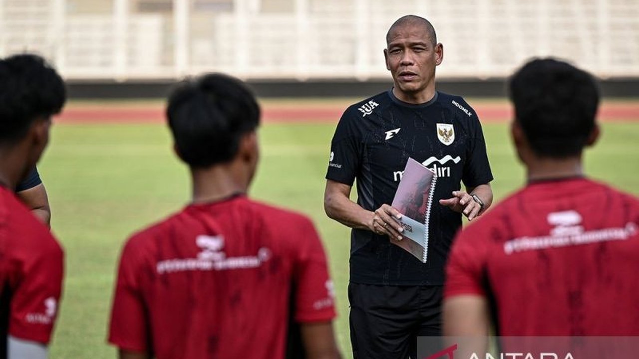 Pelatih Timnas U17, Nova Arianto, awalnya mengira Piala Dunia U17 2025 akan digelar di stadion-stadion mewah Qatar. Namun, ada fakta menarik yang terungkap. Simak selengkapnya!