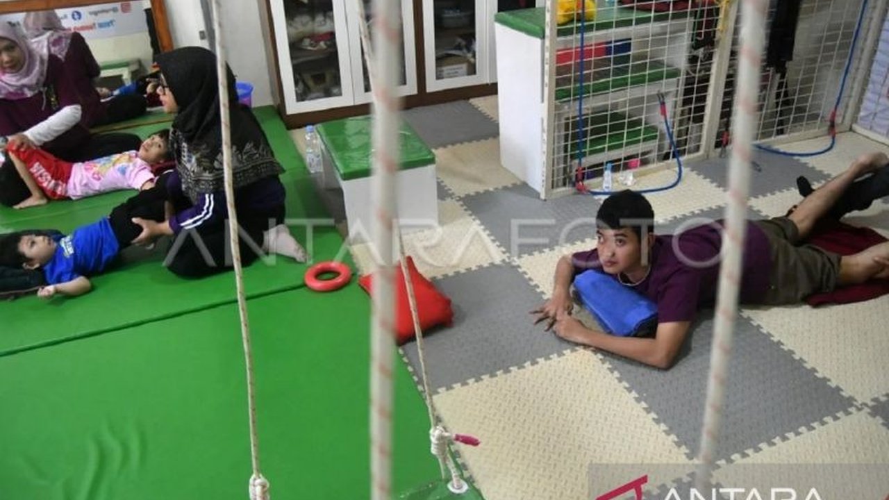 Fisioterapis mengungkap tiga masalah otot anak muda yang patut diwaspadai, mulai dari kelainan tulang belakang hingga nyeri bahu. Ketahui penyebab dan penanganannya agar tidak semakin parah!