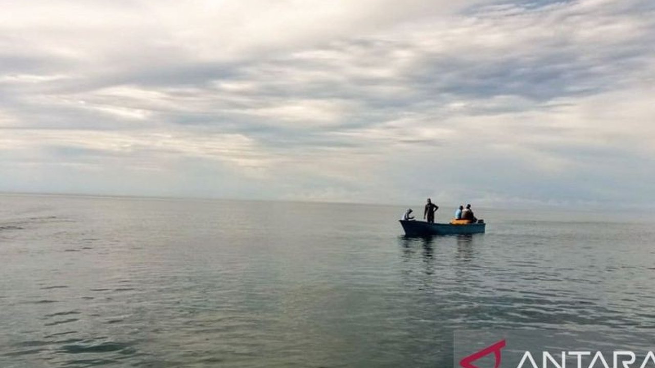 Lima orang, terdiri dari empat penyelam dan seorang pengemudi longboat, yang sempat hilang kontak di perairan Kepulauan Aru, akhirnya ditemukan selamat. Bagaimana mereka bisa bertahan?