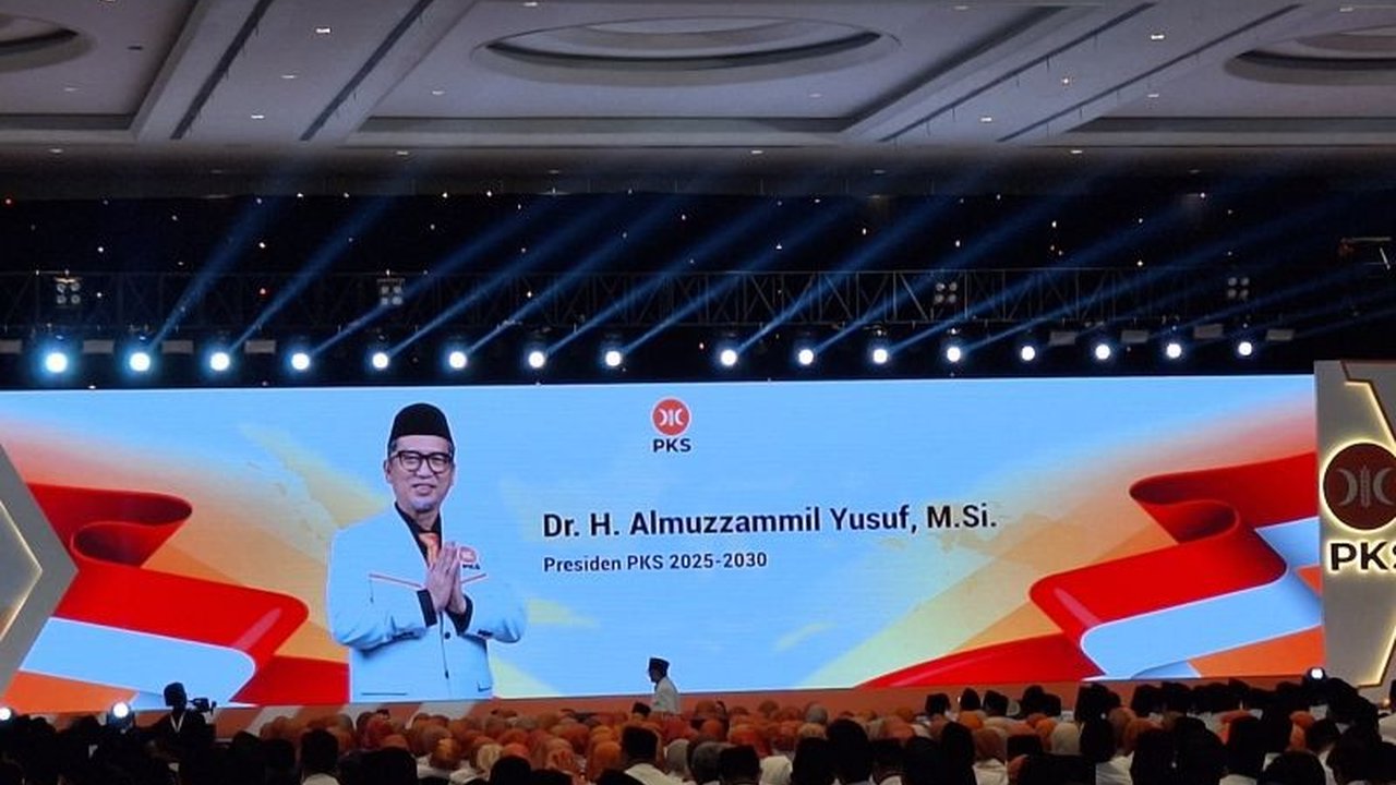 Presiden PKS Al Muzzammil Yusuf tegaskan dukungan PKS Prabowo terhadap program Astacita dan lainnya. PKS siap mengkritisi untuk perbaikan, bukan menggagalkan.