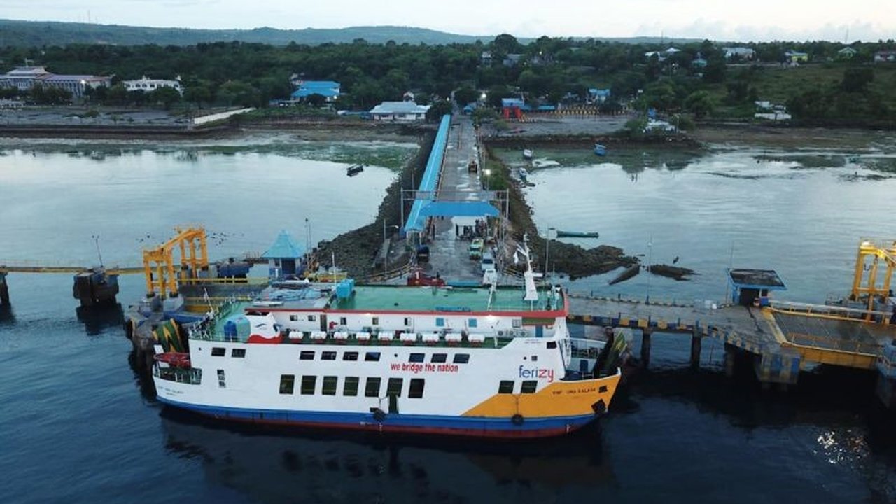 PT ASDP Indonesia Ferry (Persero) kini mengoperasikan 48 lintasan penyeberangan untuk memperkuat konektivitas NTT, menjadi tulang punggung mobilitas dan distribusi di wilayah kepulauan.