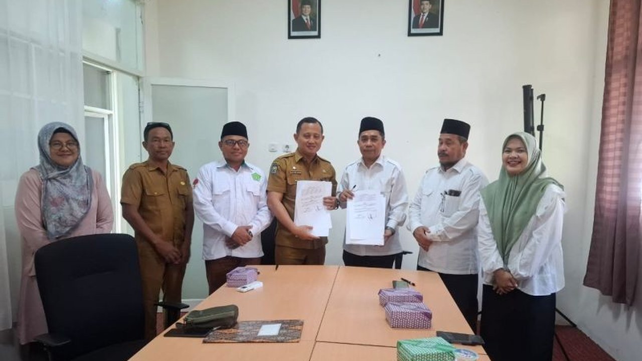 Pemerintah Kabupaten Poso serius mengembangkan ekosistem produk halal Poso. Mereka menggandeng UIN Datokarama Palu untuk pendampingan sertifikasi halal, demi meningkatkan daya saing UMKM dan jaminan bagi konsumen. Bagaimana langkah strategis ini akan mema