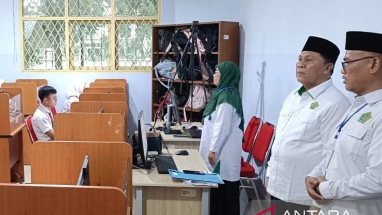 Kantor Wilayah Kemenag Sumut mengimbau 30.830 pelajar Madrasah Aliyah Sumut untuk jujur dalam Tes Kemampuan Akademik (TKA) yang krusial bagi masa depan mereka.