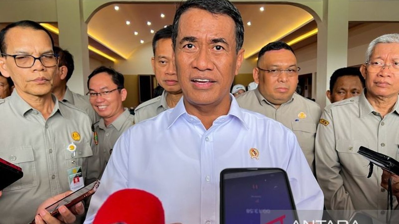 Kepala Bapanas memastikan program Beras SPHP terus berjalan, bahkan saat panen raya, demi menjaga stabilitas harga dan ketersediaan pangan di seluruh wilayah Indonesia. Apa strateginya?