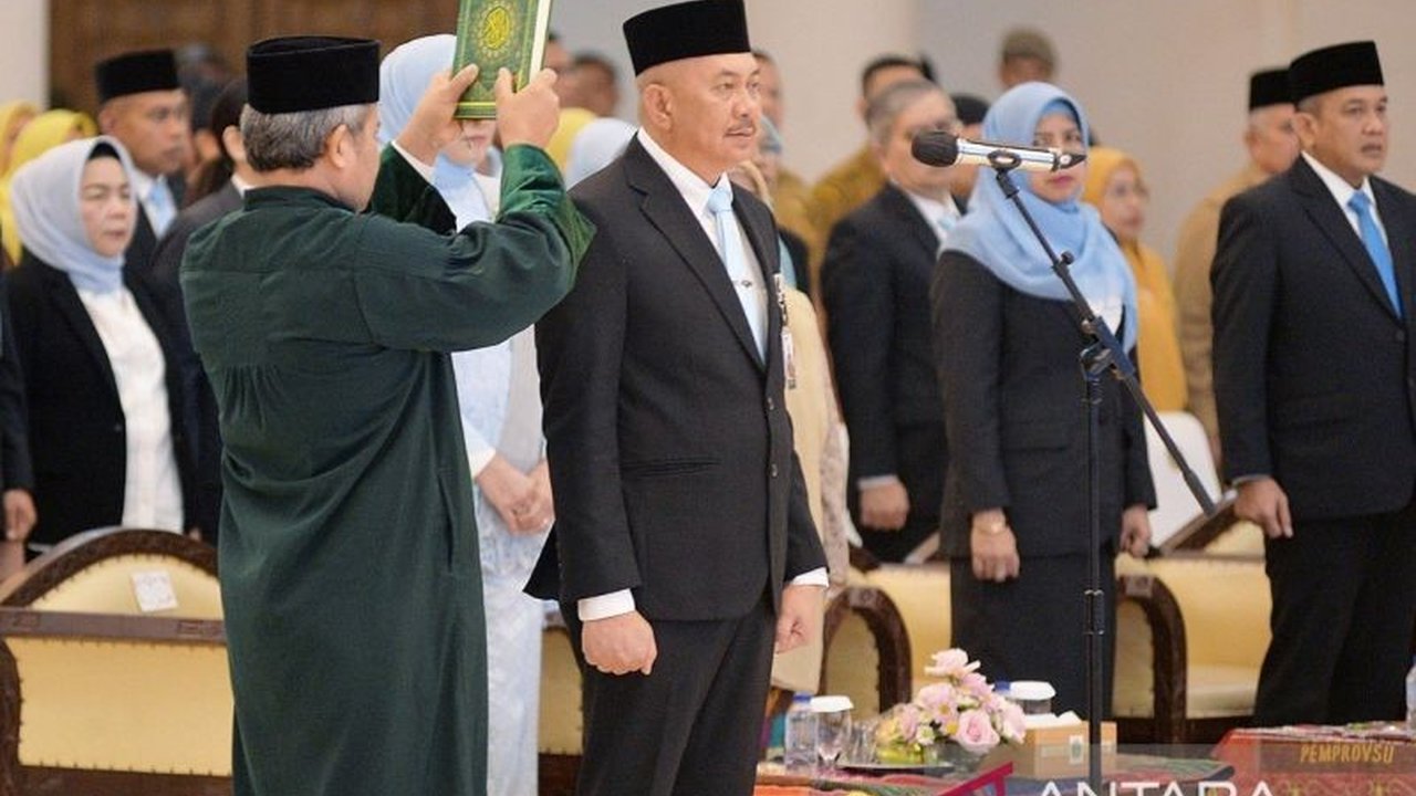 Gubernur Sumut Bobby Nasution menyoroti tantangan ego sektoral di birokrasi, mendesak peningkatan kolaborasi OPD Sumut demi efektivitas program dan antisipasi penyesuaian anggaran 2026.