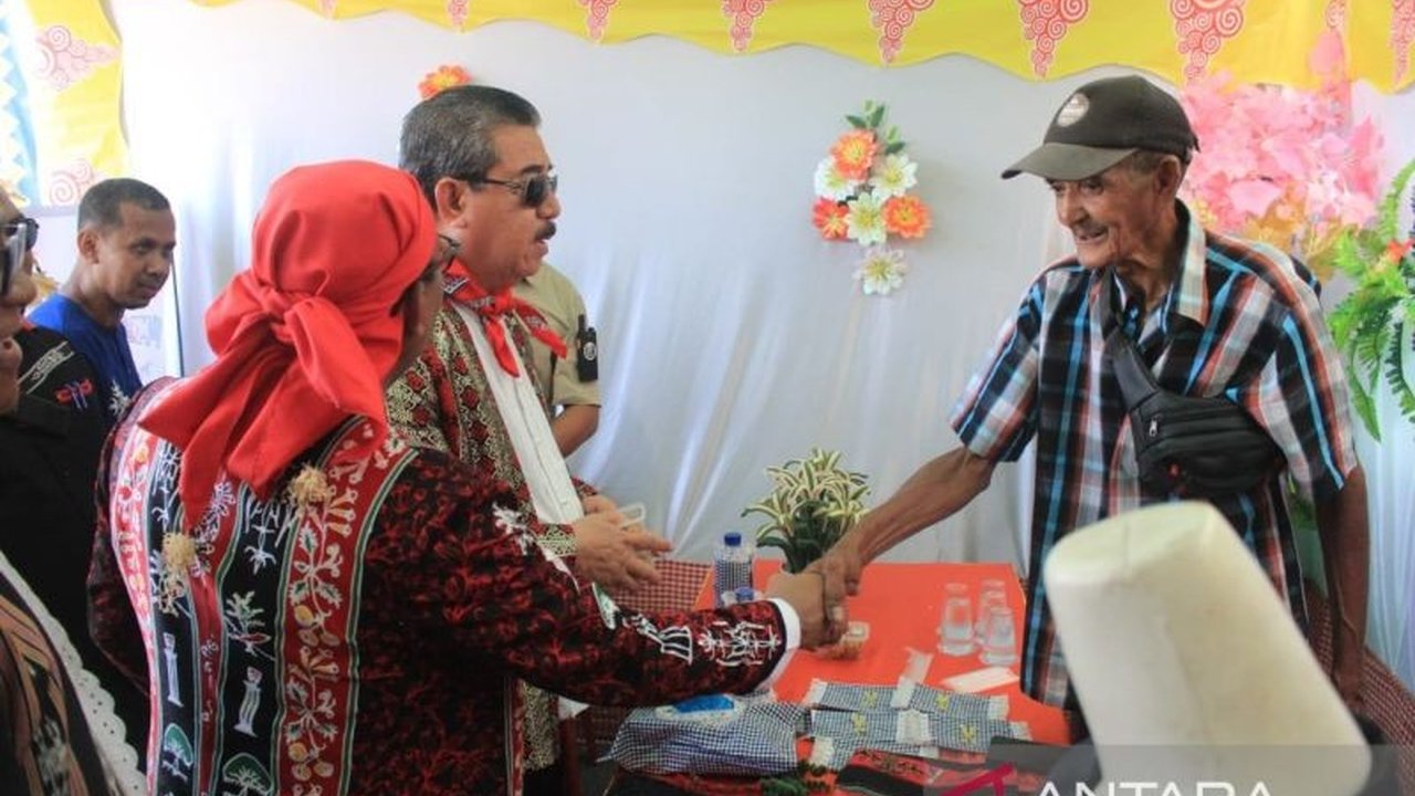 Pemerintah Provinsi Maluku serius menggenjot perekonomian daerah melalui penguatan UMKM Maluku yang kini menyumbang 61% PDRB non-migas. Bagaimana strategi mereka?