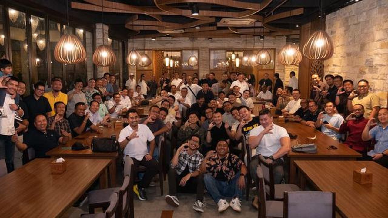 Kebersamaan jajaran direksi hingga komisaris bersama para pilot Citilink dalam acara syukuran jelang rampungnya program restorasi 15 armada pesawat. (Istimewa)