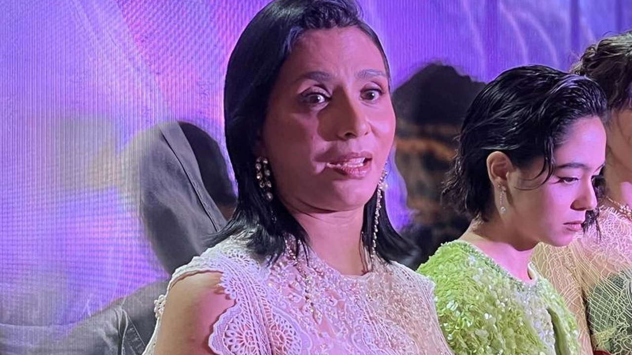 Aktris senior Unique Priscilla mengungkapkan pengalaman emosionalnya saat syuting film 'Sampai Titik Terakhirmu', di mana ia harus menahan tangis meski perannya sangat menguras hati.