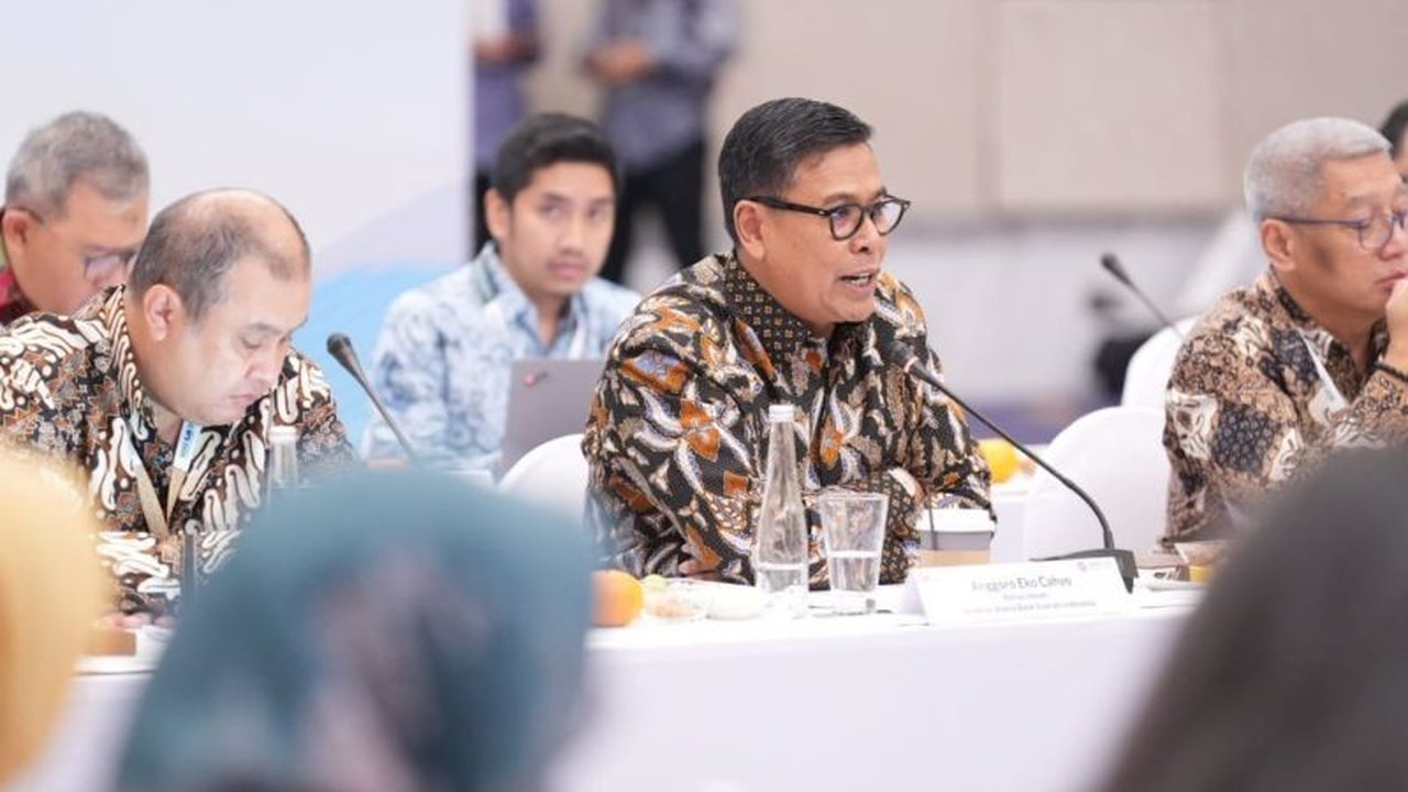 Asbisindo berambisi meningkatkan **pangsa pasar bank syariah** nasional hingga 20 persen, setara dengan negara lain. Apa saja strategi dan dukungan yang dibutuhkan untuk mencapai target ambisius ini?