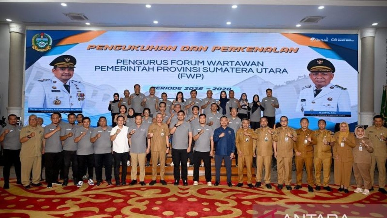 Gubernur Sumut Bobby Nasution mengajak Forum Wartawan Pemprov (FWP) Sumut untuk berkolaborasi mewujudkan Indonesia Emas 2045. Simak peran wartawan dan dukungan Pemprov!