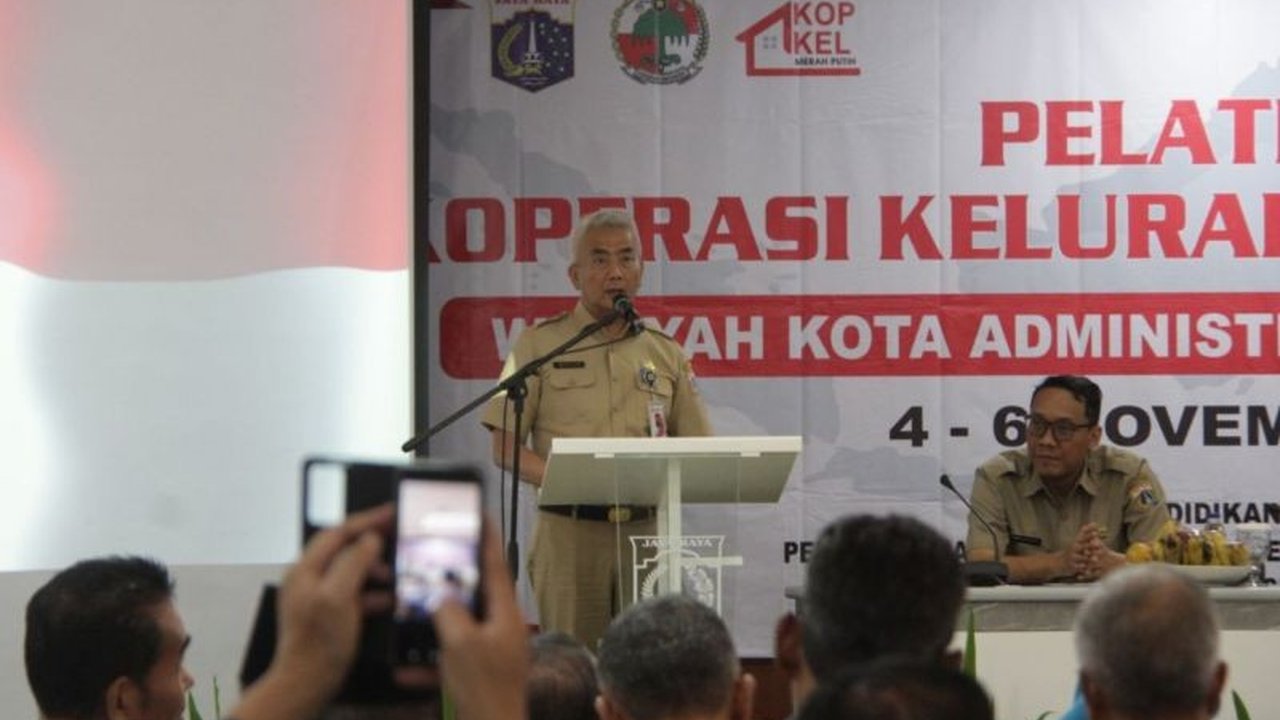 Pemerintah Kota Administrasi Jakarta Selatan menggelar pelatihan Koperasi Kelurahan Merah Putih untuk 130 pengurus, bertujuan memperkuat ekonomi kerakyatan dan manajemen koperasi.
