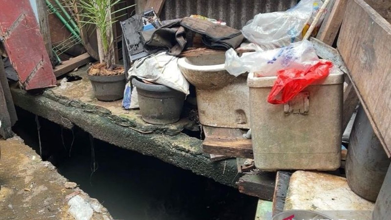 Pemerintah Kota Jakarta Barat akan membangun dua unit Toilet Komunal di Palmerah untuk mengatasi masalah Buang Air Besar Sembarangan (BABS) yang masih marak. Mengapa ini penting?
