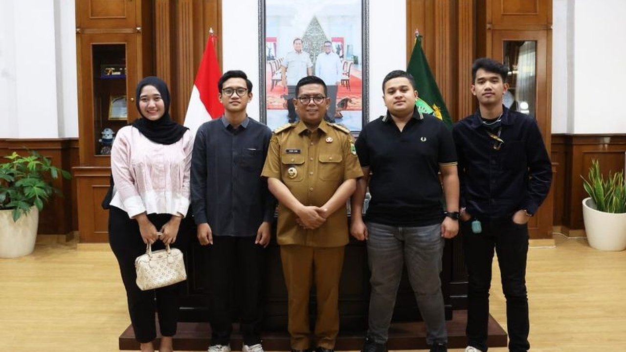 Gubernur Banten Andra Soni menyatakan dukungan penuh untuk Rakernas BEM SI di Untirta, menekankan pentingnya independensi dan daya kritis mahasiswa. Simak selengkapnya!