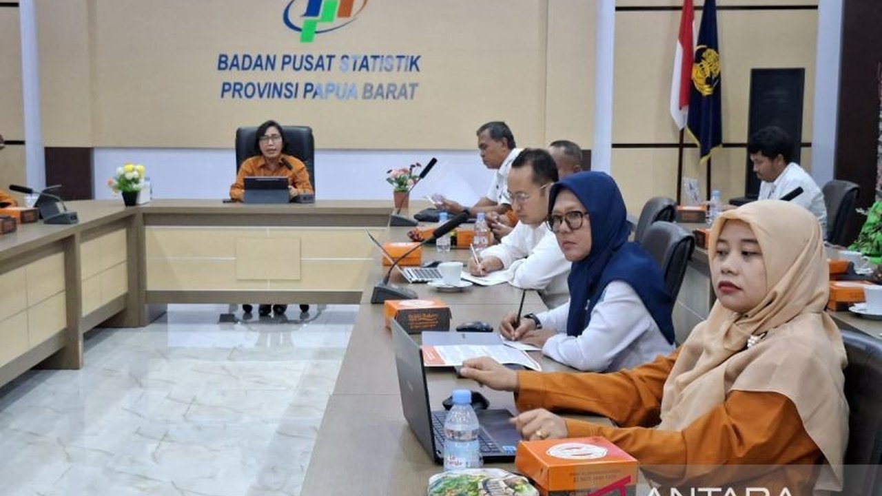 Badan Pusat Statistik (BPS) mencatat pertumbuhan ekonomi Papua Barat Daya mencapai 4,03 persen secara tahunan pada triwulan III 2025, didorong oleh sektor industri pengolahan dan perdagangan.