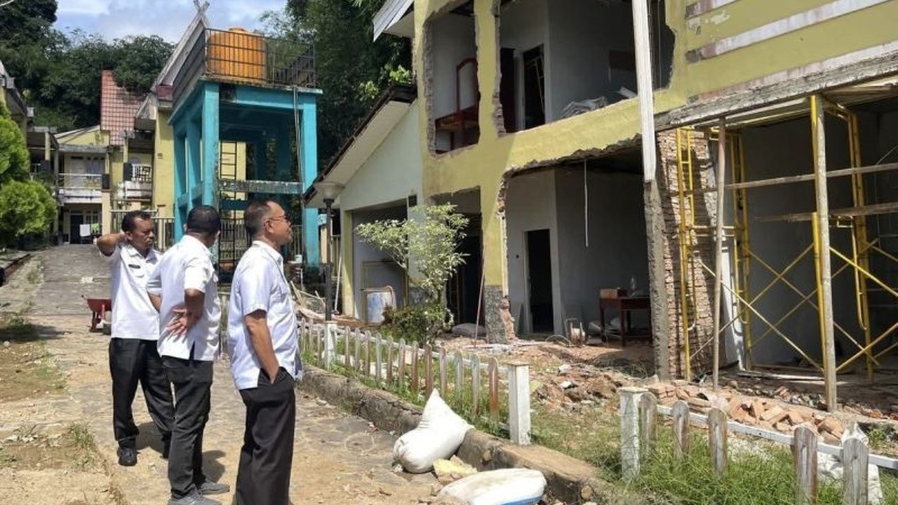 Pemerintah Kabupaten Hulu Sungai Selatan (HSS) tengah menggenjot rehabilitasi Wisata Air Panas Tanuhi di Loksado, menargetkan selesai sebelum Natal 2025 agar segera dinikmati wisatawan.
