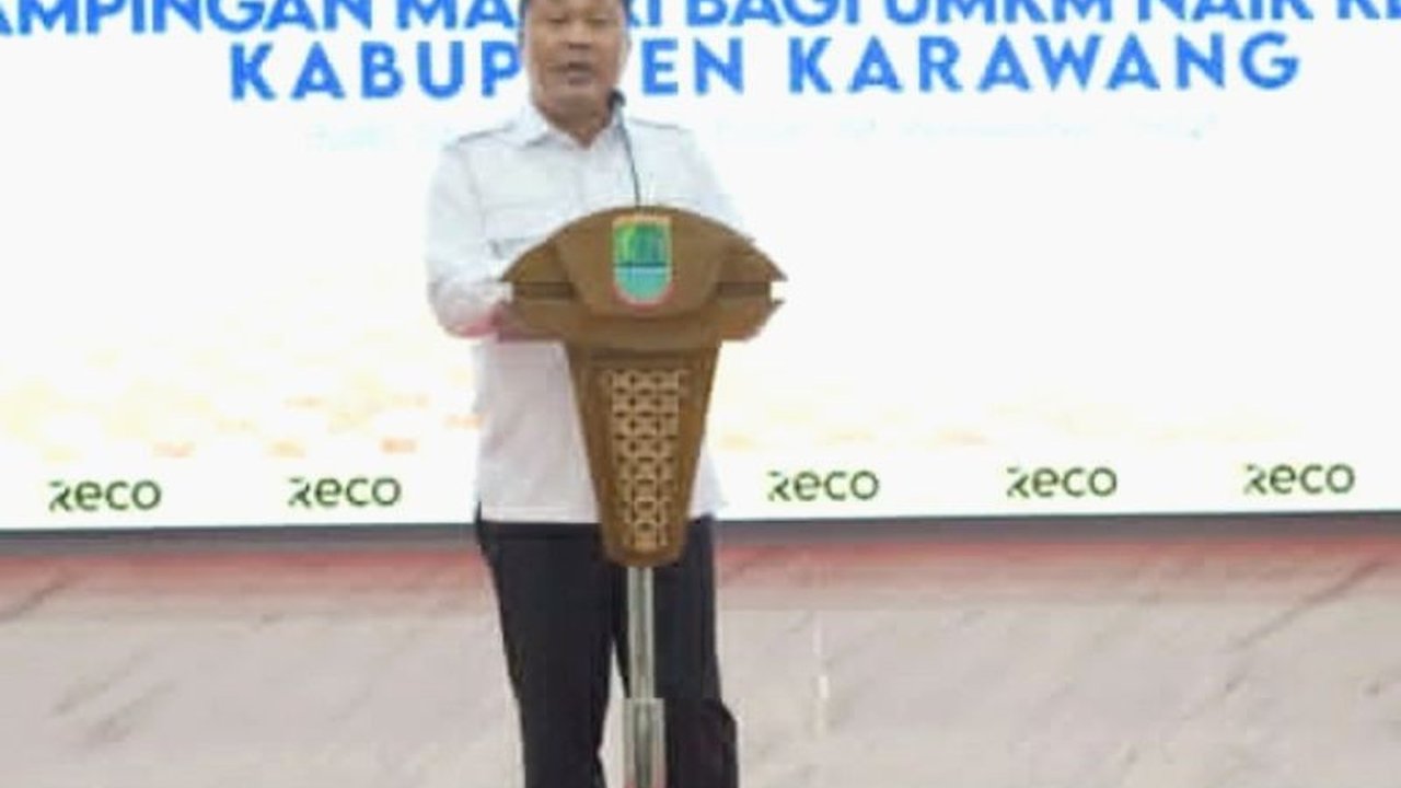 Pemerintah Kabupaten Karawang kembali menyalurkan Bantuan UMKM Karawang berupa alat produksi kepada ratusan pelaku usaha, menegaskan komitmen untuk kemandirian ekonomi dan daya saing.