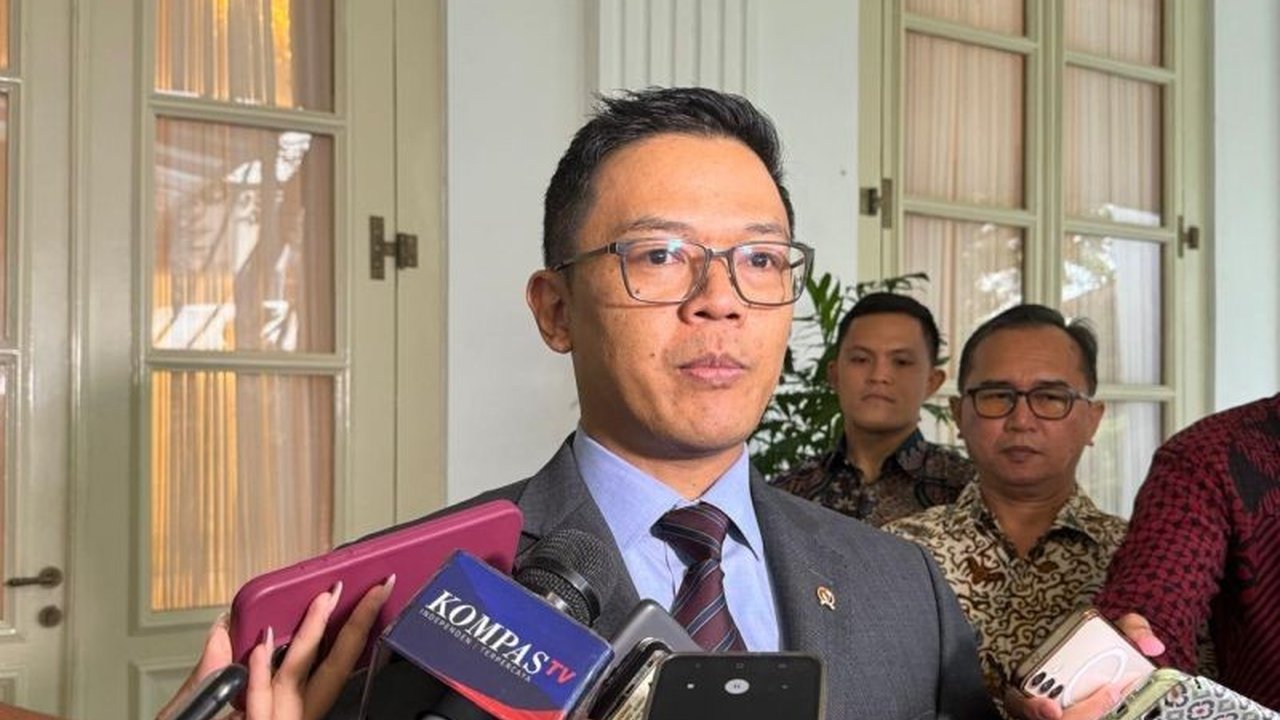 Menteri Luar Negeri RI Sugiono menyatakan Indonesia masih menimbang keputusan untuk mengirimkan tim pengamat Pemilu Myanmar 2025. Hal ini dilakukan demi proses pemilu yang inklusif, meski keputusan akhir ada di tangan Myanmar.