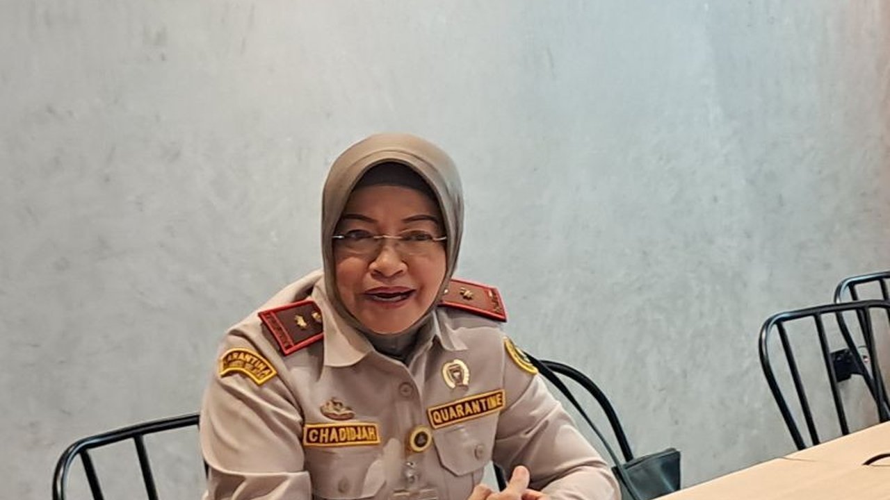 Balai Karantina Sulsel tingkatkan pengawasan lalu lintas hewan dan vaksinasi massal. Upaya ini krusial untuk Pencegahan Rabies Sulsel yang telah menelan korban jiwa.