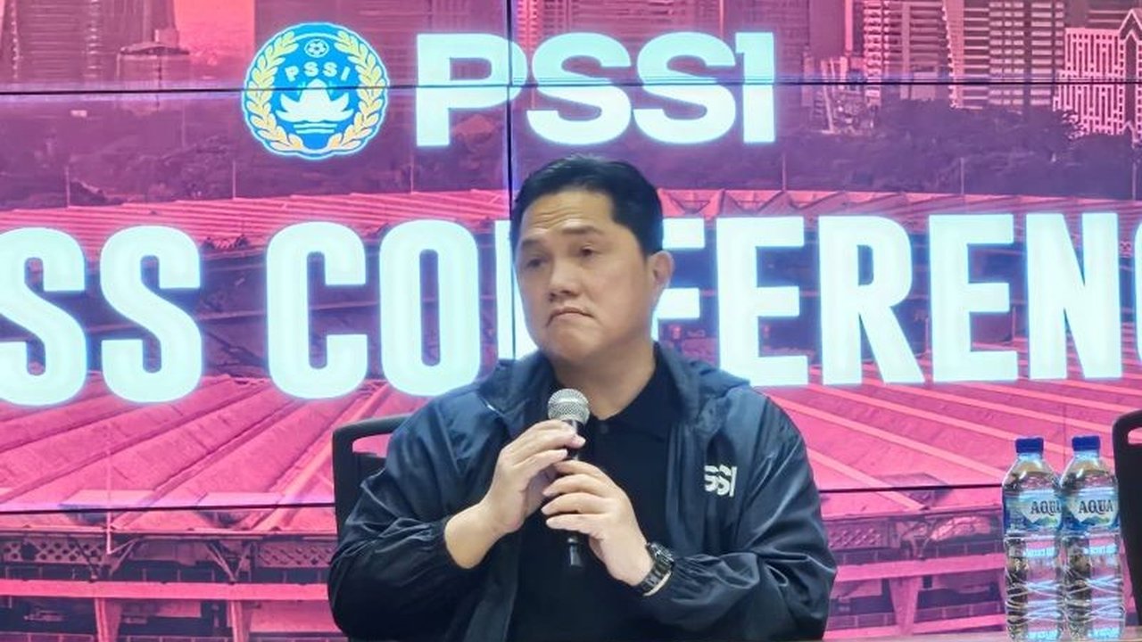 Ketua Umum PSSI Erick Thohir memastikan Alexander Zwiers dan Simon Tahamata tetap menjadi bagian dari staf pelatih PSSI, meski beberapa nama lain berpisah. Apa alasannya?