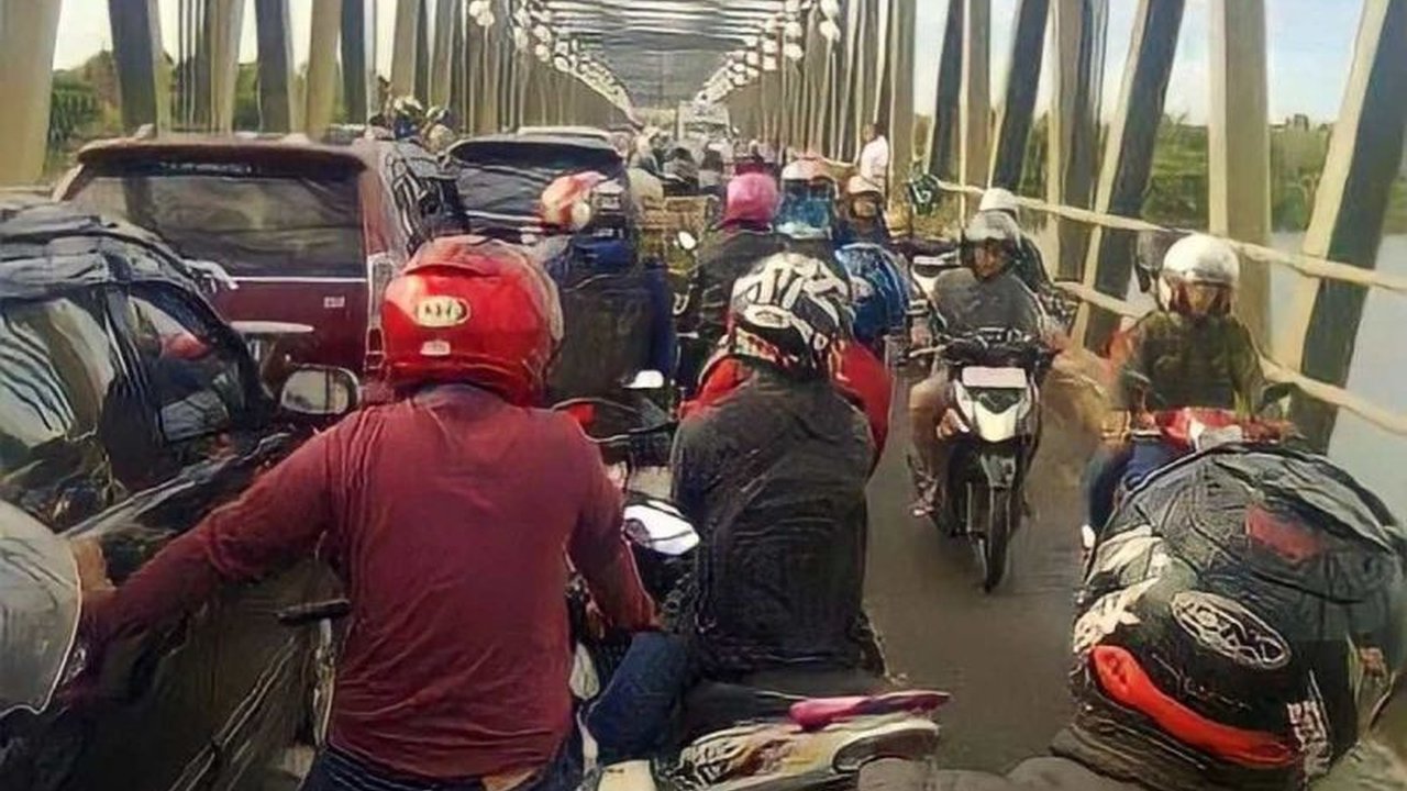 DPRD Makassar memberikan dukungan penuh terhadap rencana pembangunan Jembatan Kembar Barombong, sebuah langkah strategis untuk mengatasi kemacetan kronis di wilayah selatan kota dan memperkuat konektivitas.