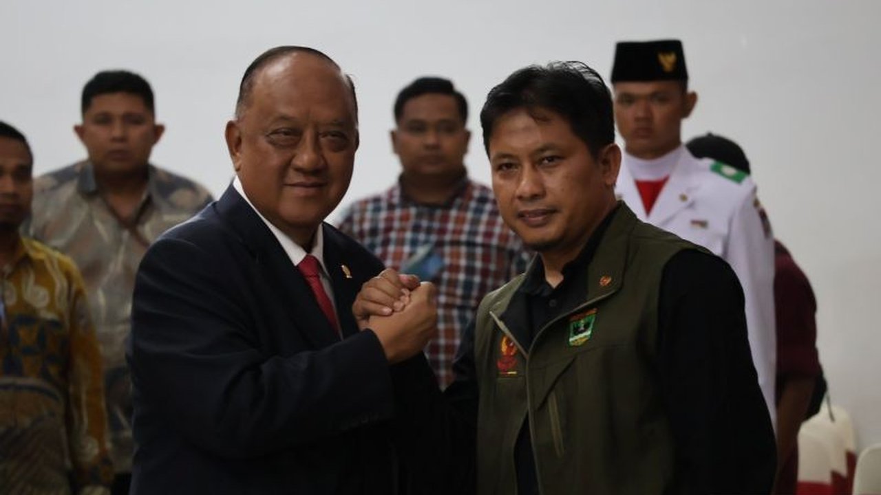 Komite Olahraga Nasional Indonesia (KONI) Pusat menyambut positif kesiapan Sumatera Barat sebagai calon tuan rumah PON 2032. Kesiapan Sumbar Tuan Rumah PON 2032 ini dinilai memiliki potensi besar.
