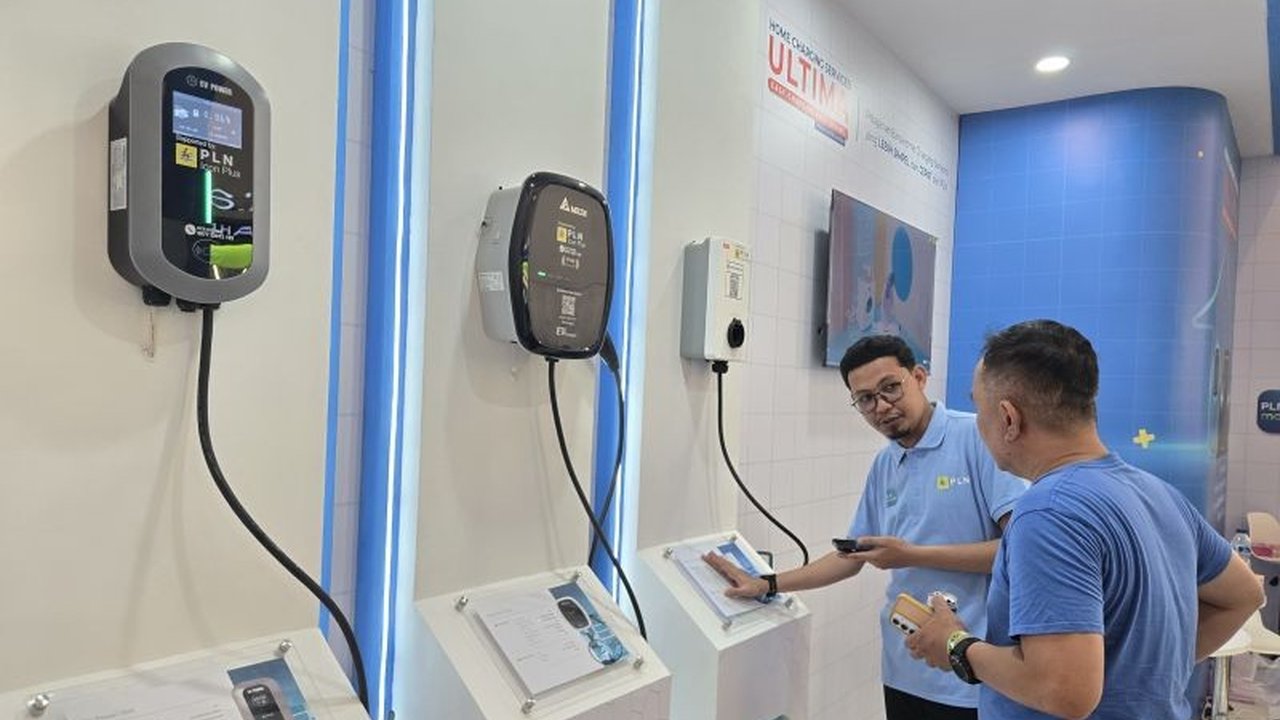 PLN UID Sulselrabar tawarkan Diskon HCS menarik di GIIAS Makassar 2025, berikan potongan harga 50% untuk pasang baru dan tambah daya. Bagaimana detail promo ini dan antusiasme masyarakat terhadap layanan pengisian daya di rumah?