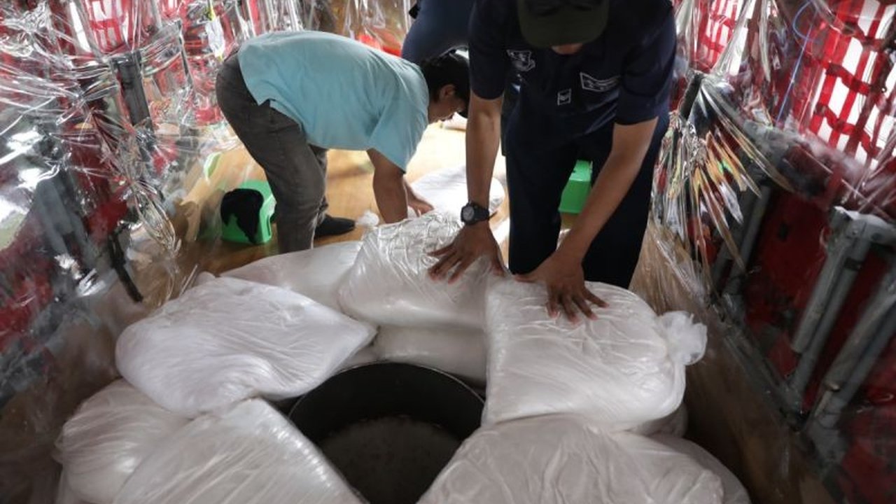 BPBD Jakarta menyemai 2,4 ton NaCl di langit Ibu Kota sebagai bagian dari operasi Modifikasi Cuaca Jakarta untuk mencegah cuaca ekstrem. Bagaimana dampaknya?
