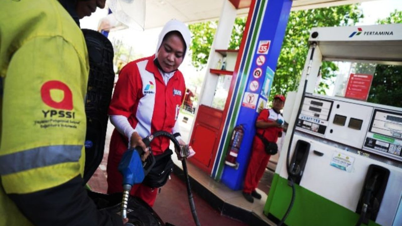 PT Pertamina Patra Niaga Regional Kalimantan menjamin Pasokan Pertamax Banjarmasin tetap aman dan optimal, meskipun terjadi lonjakan permintaan signifikan beberapa waktu terakhir.