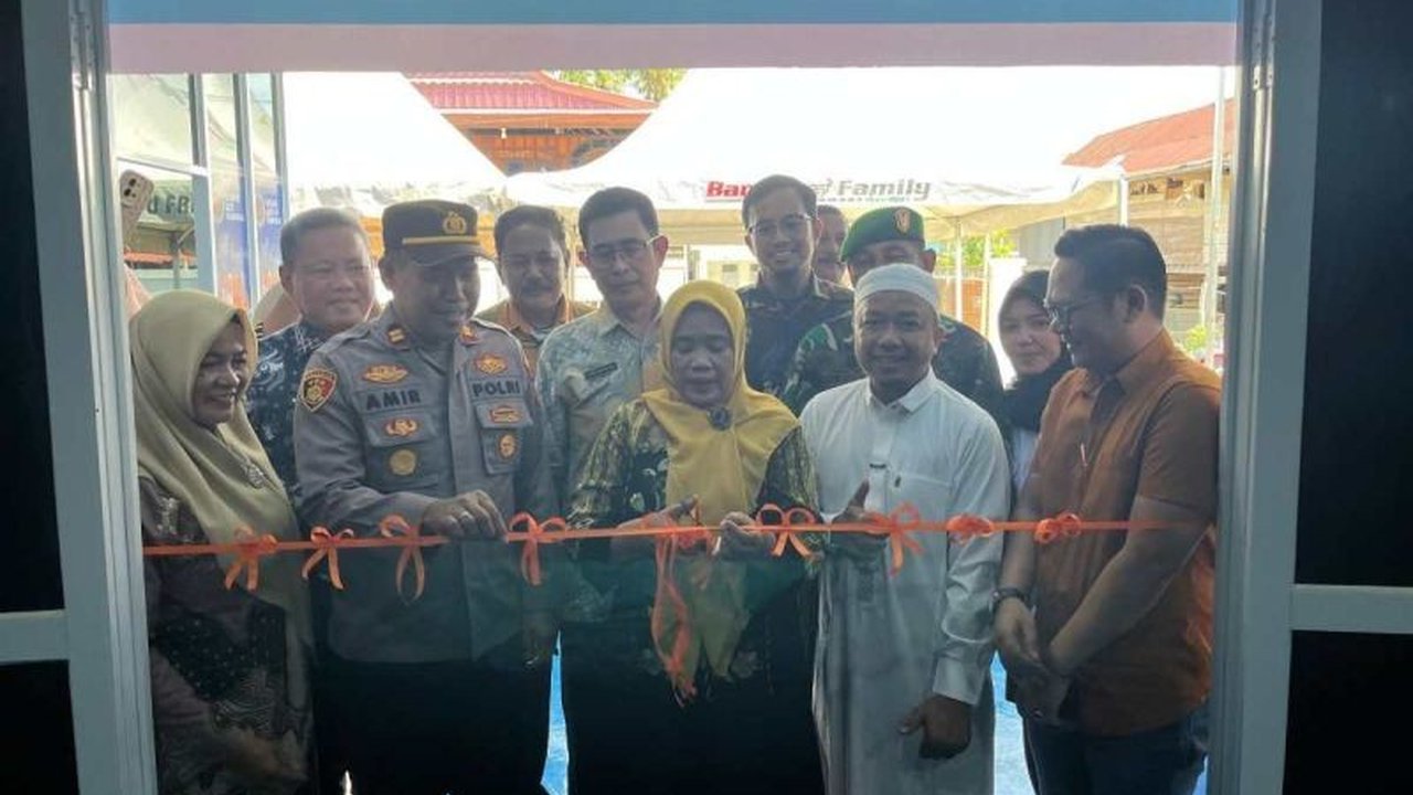Pemerintah Kabupaten Sidrap meresmikan Satuan Pelayanan Pemenuhan Gizi (SPPG) tambahan di Pitu Riawa, menargetkan 30 unit beroperasi hingga akhir tahun 2025 untuk mendukung program Makan Bergizi Gratis.