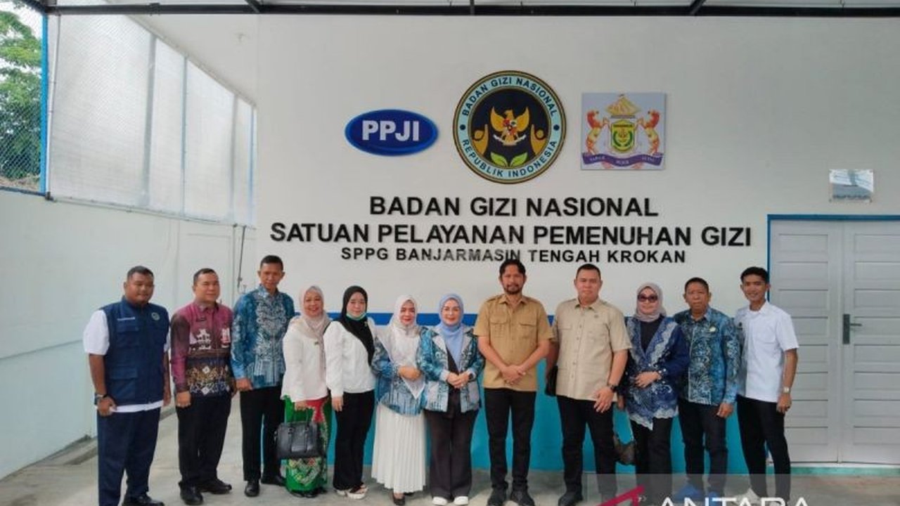 DPRD Banjarmasin meninjau dapur program Makan Bergizi Gratis (MBG) usai insiden mual muntah di SMPN 33, memastikan standar operasional dan higienitas pangan. Apa hasil peninjauan mereka?