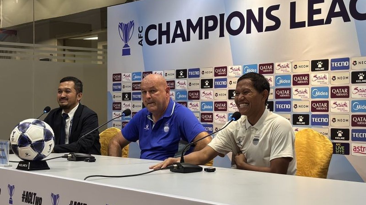 Kemenangan Persib Bandung atas Selangor FC di AFC Champions League Two berkat kerja keras tim. Adam Alis, pahlawan laga, membeberkan kunci sukses Maung Bandung yang memperkokoh posisi mereka.