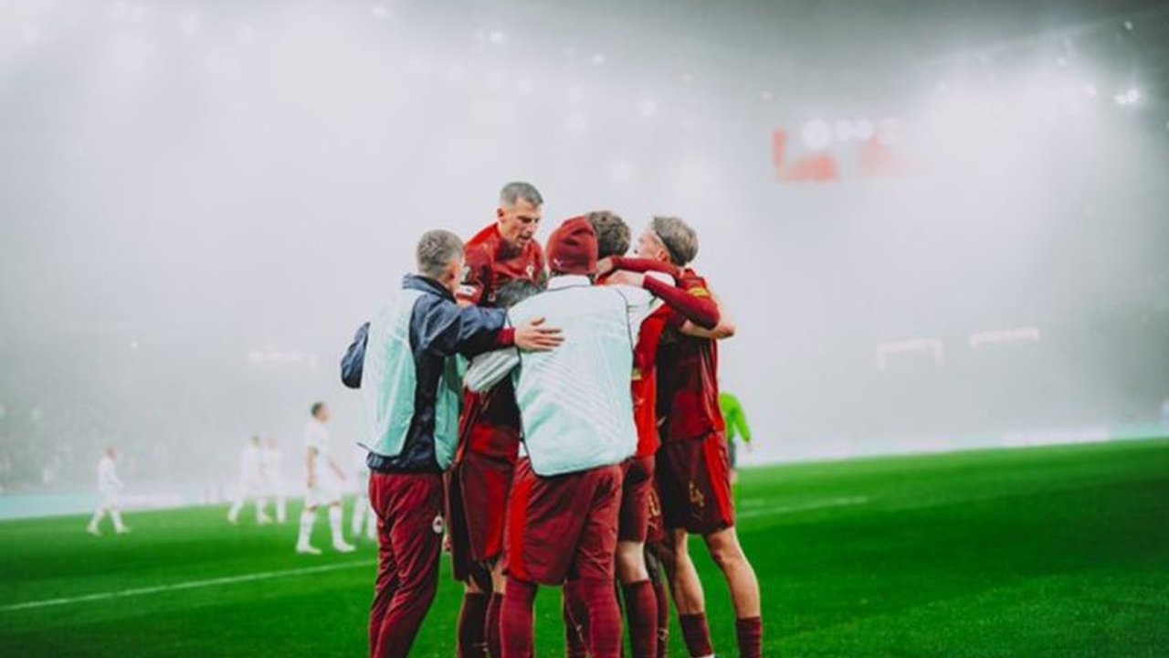 Bek sayap Timnas Indonesia, Dean James, bermain penuh namun tak mampu menyelamatkan Go Ahead Eagles dari kekalahan 0-2 atas RB Salzburg di fase liga Liga Europa. Simak detail performanya!