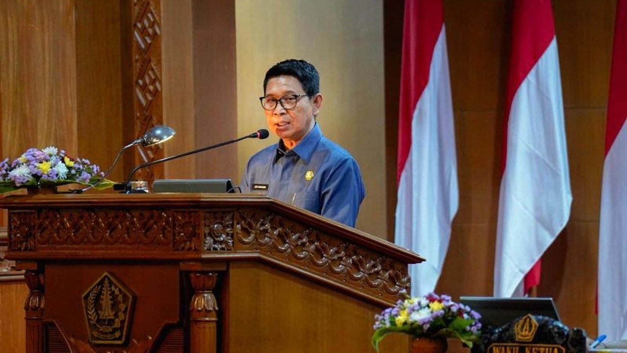 Pemerintah Kabupaten Badung merevisi drastis proyeksi PAD 2026 dari Rp11,5 triliun menjadi Rp9,5 triliun. Koreksi Proyeksi PAD Badung 2026 ini dilakukan demi APBD yang lebih sehat dan realistis, menyusul tren perlambatan realisasi.