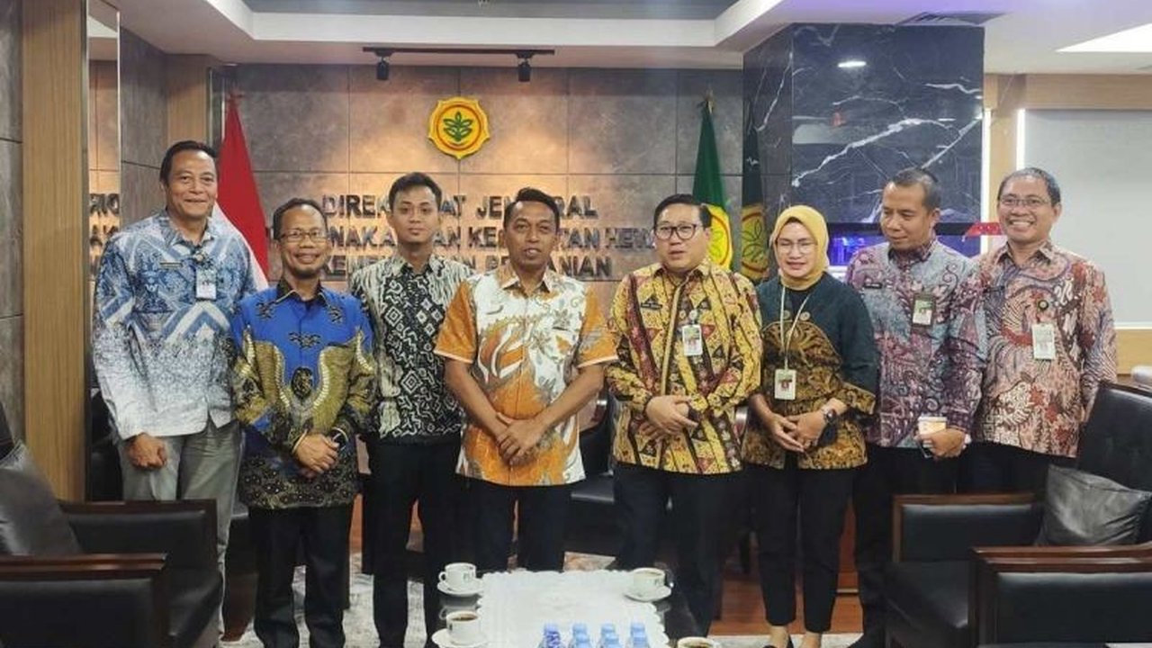 Pemerintah Kabupaten Sidenreng Rappang (Sidrap) Sulawesi Selatan berencana menambah populasi ayam petelur hingga 10 juta ekor untuk mendukung swasembada pangan dan kesejahteraan rakyat.